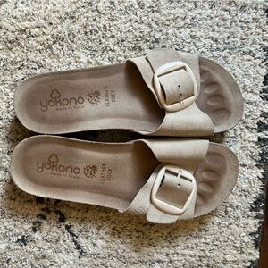 Yokono Beige Leather Sandals